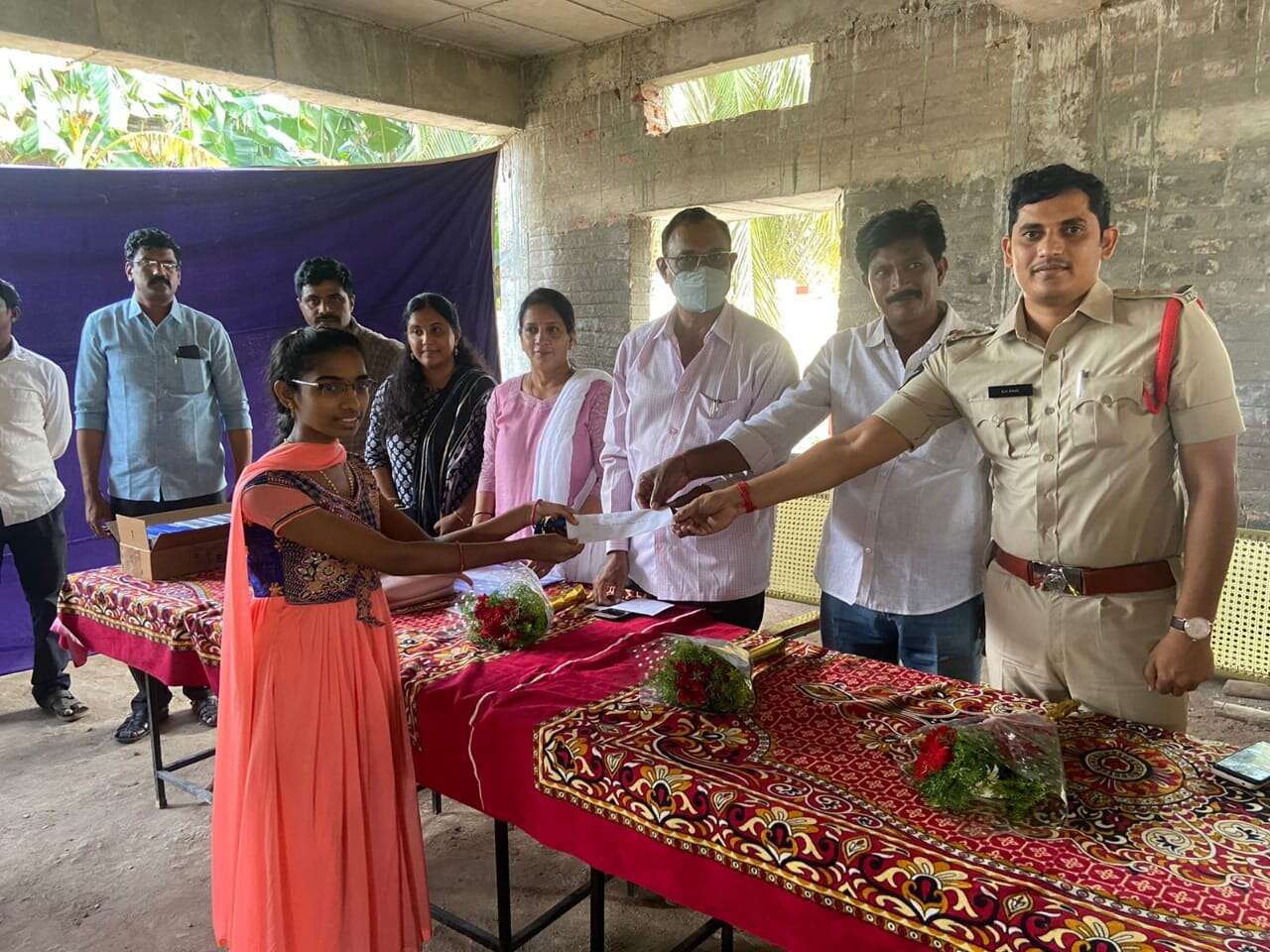Sevaks Madhvi & Sudha for scholarships
